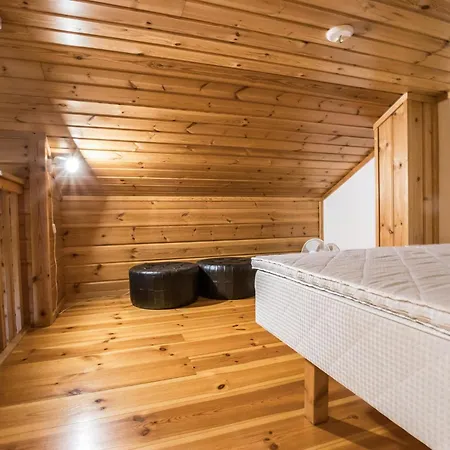 Lomayllaes F79 -palovaarankaarre 18b By Interhome Holiday home Yllasjarvi